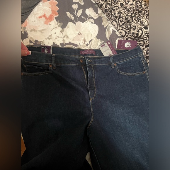 18W Average Brand New AMANDA Supreme Stretch Jeans Gloria Vanderbilt - Picture 7 of 8